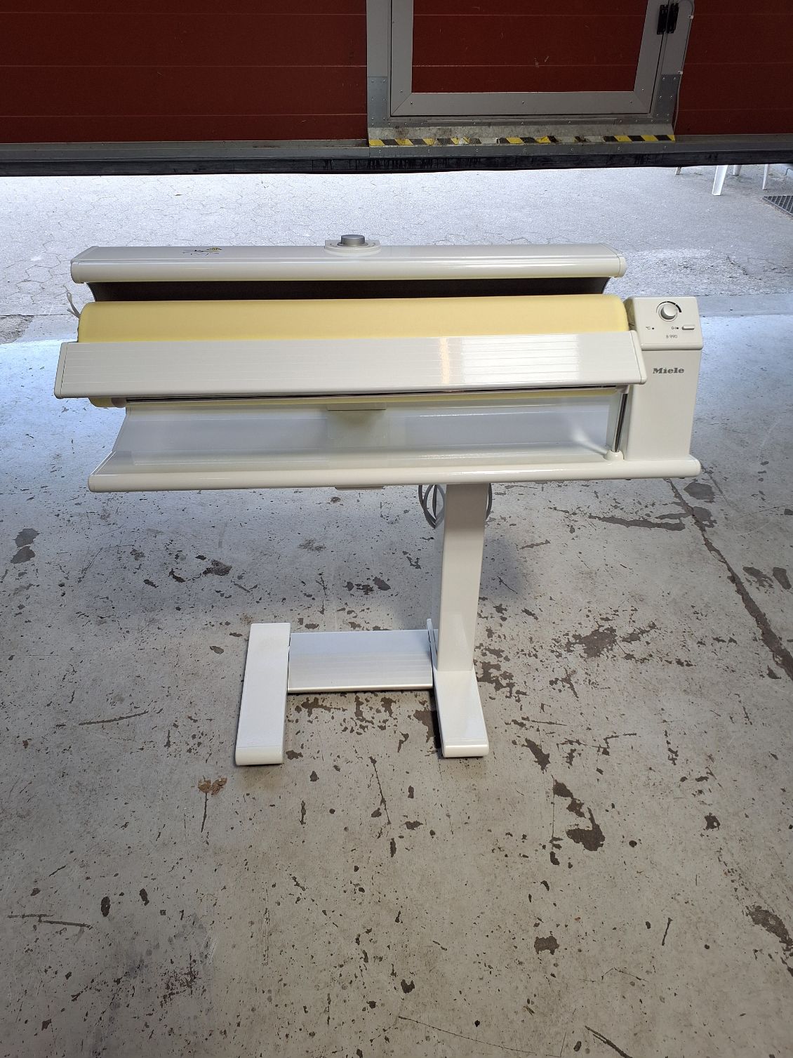 Miele strygerulle, model B 990